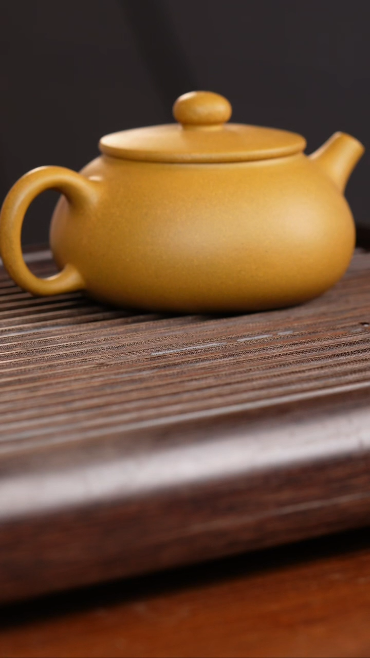 茶壶紫砂宜兴原矿段泥 平盖莲子