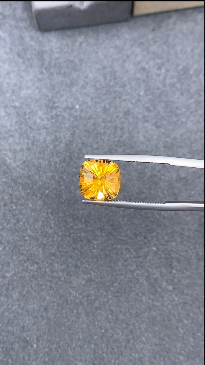 【闪购商品】黄晶裸石未镶嵌5.49克拉