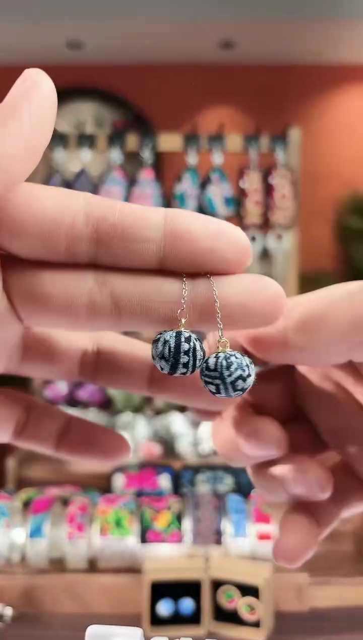 织绣非遗手工苗绣刺绣耳线15