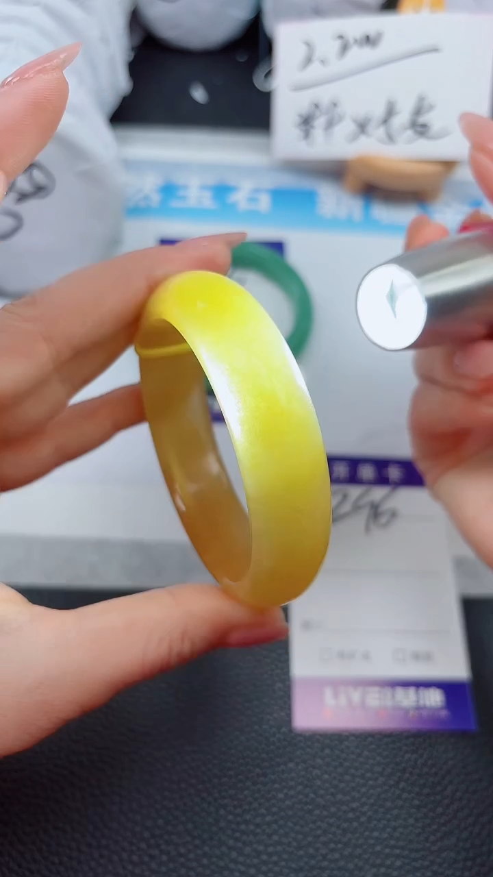 【闪购商品】石英质玉手镯未镶嵌296