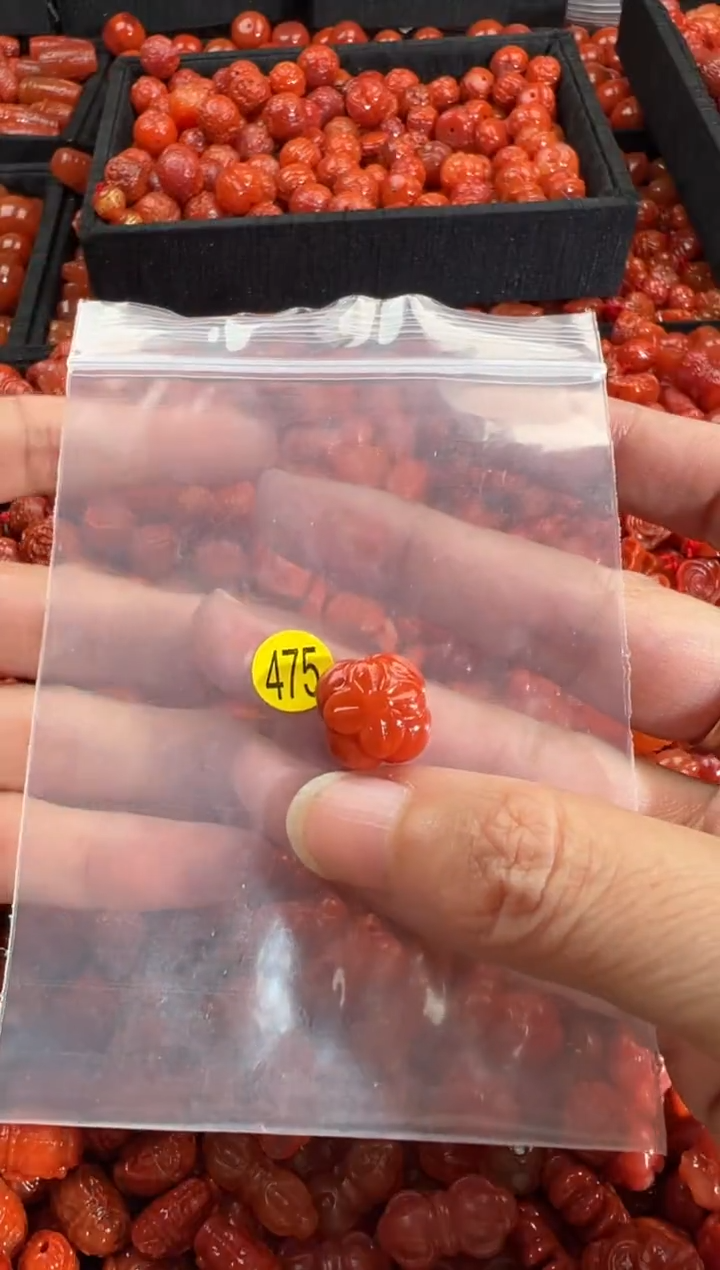 颈饰未镶嵌南红玛瑙1