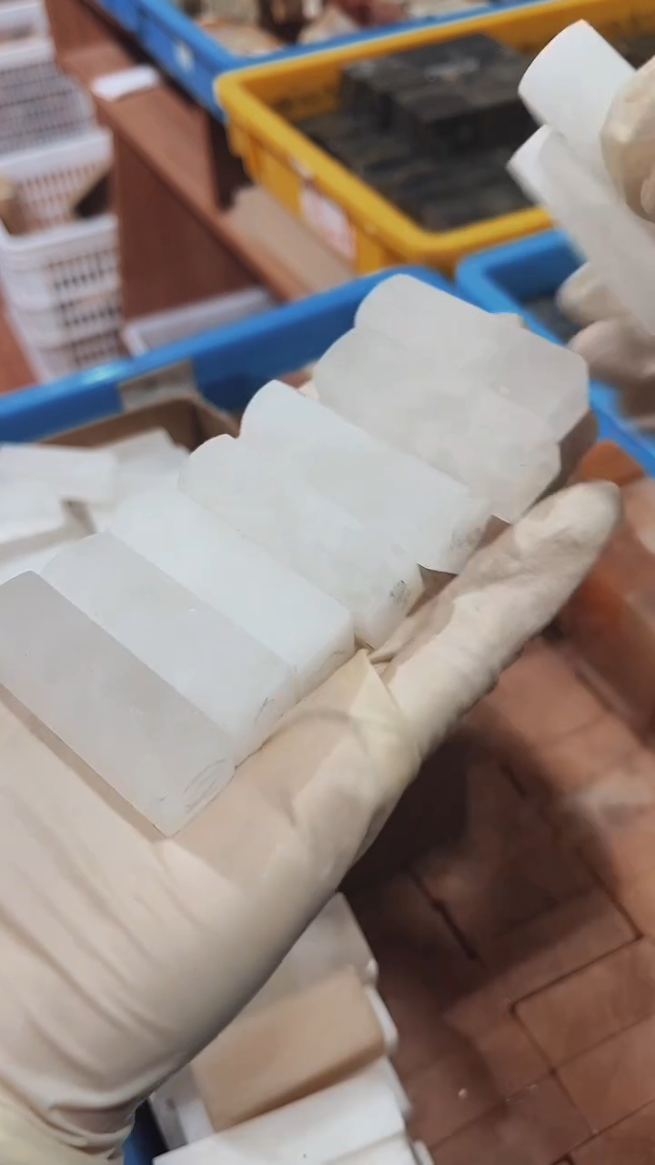 老挝石西瑕疵不规则章