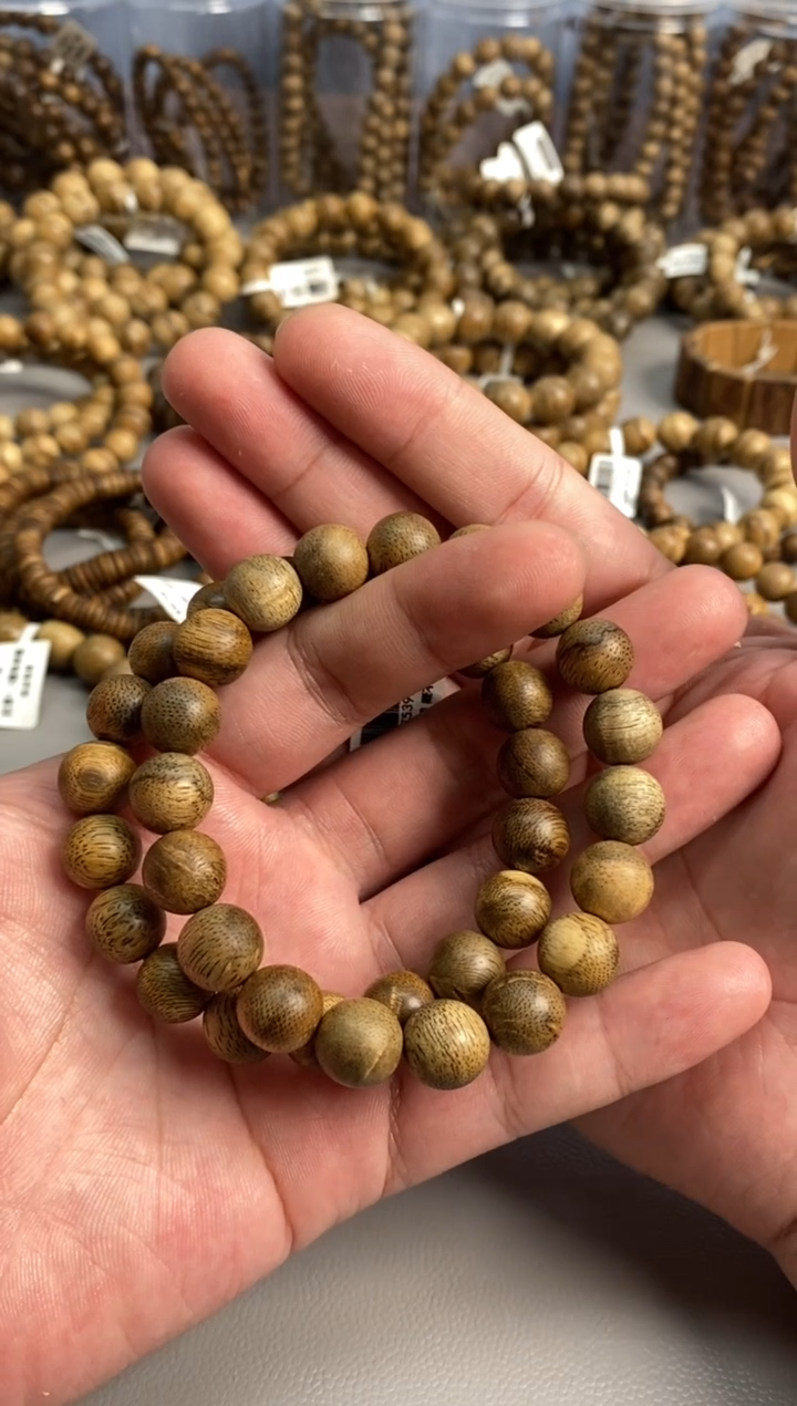 沉香手串 文莱圆珠单圈虫漏1.1多样性发其一