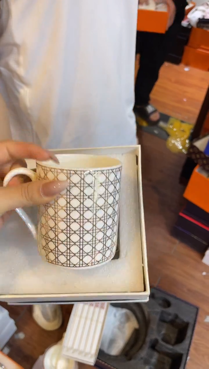 杯鸿辉家品牌瓷器，京东包邮！