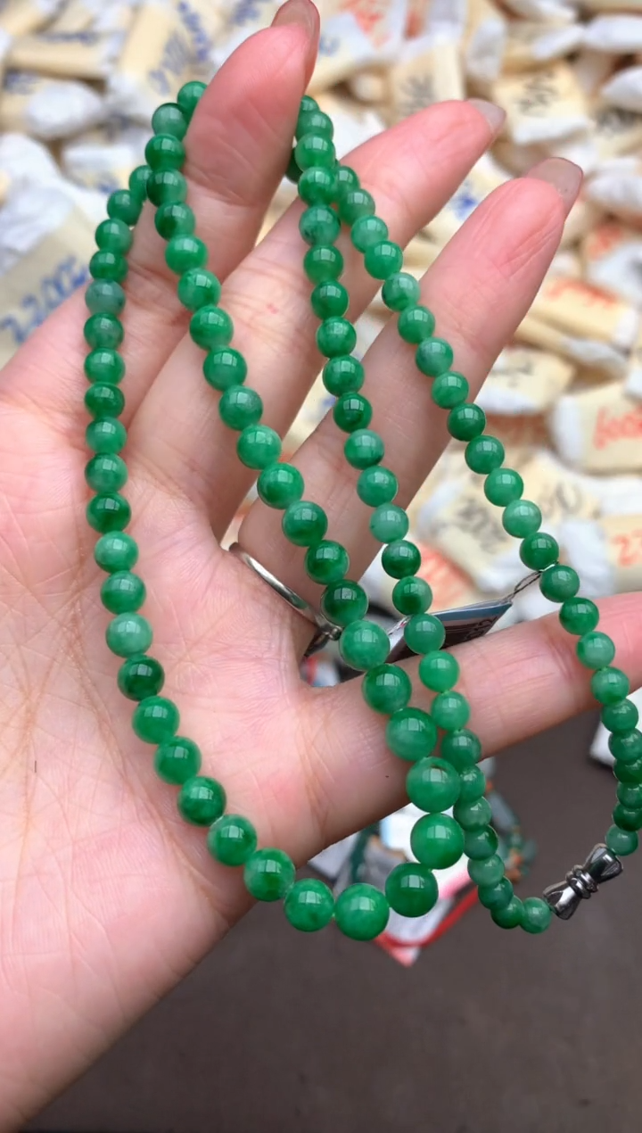 【闪购商品】翡翠颈饰未镶嵌— 