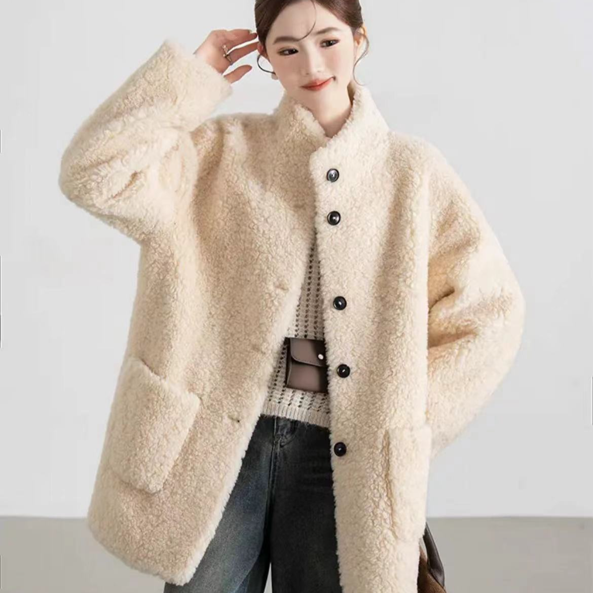 J海宁100纯羊毛一体时尚洋气减龄小立领纽扣中长款外套女冬2570