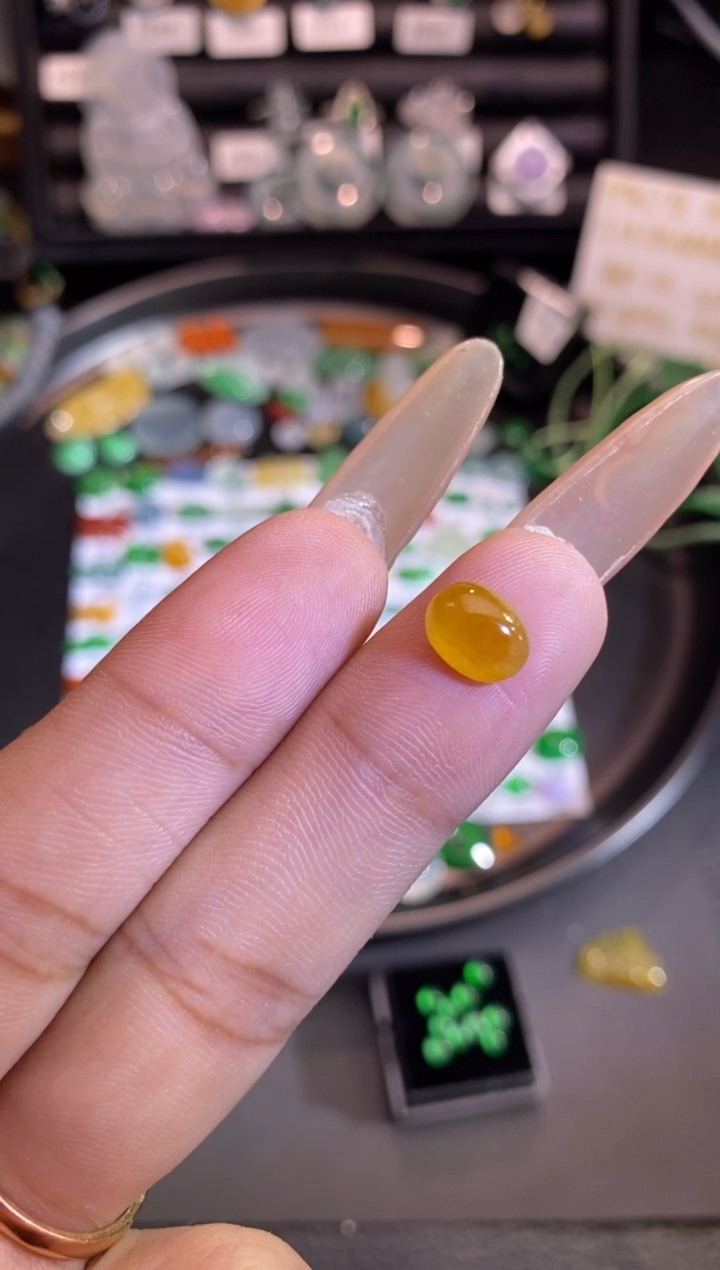 【闪购商品】翡翠挂件未镶嵌蛋