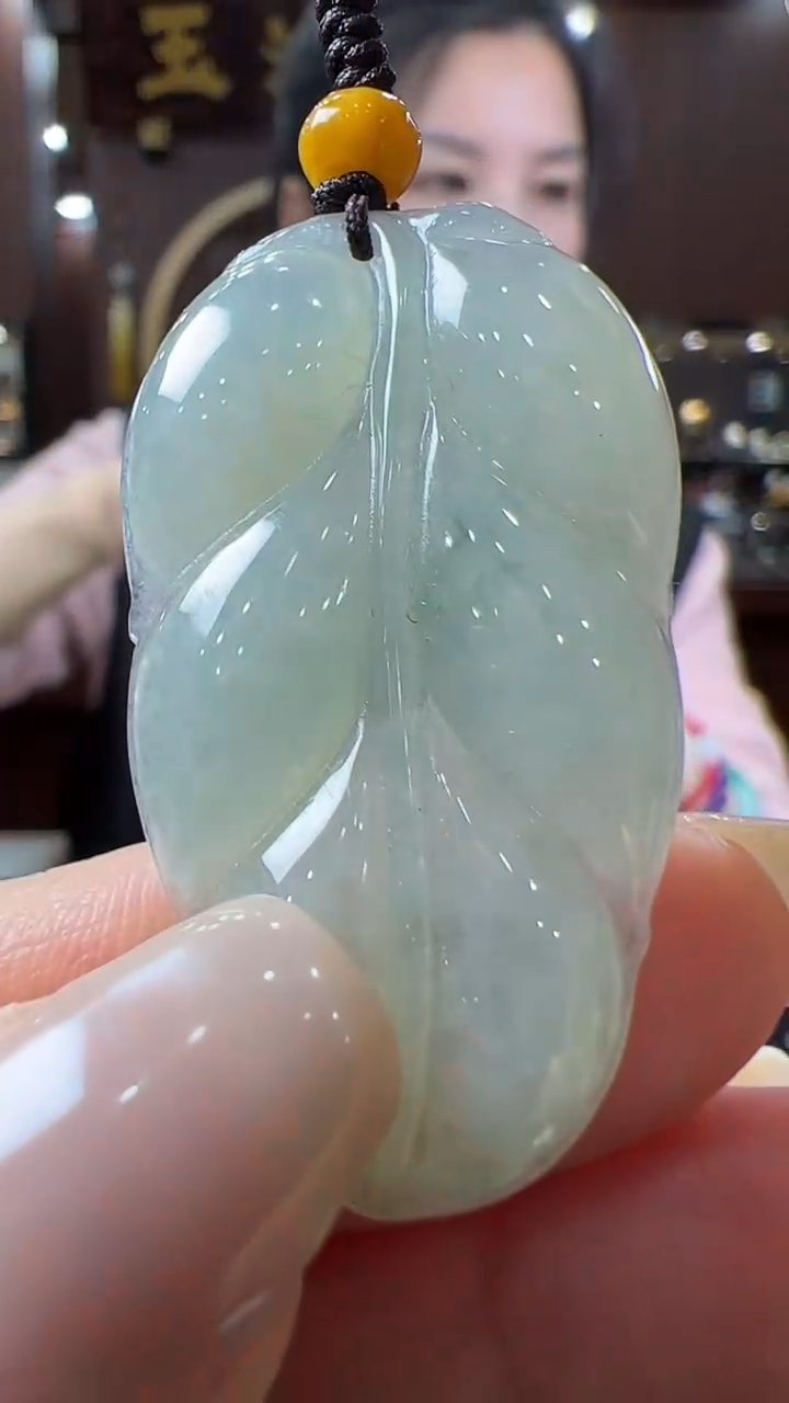 【闪购商品】翡翠挂件未镶嵌叶子手机挂 有瑕疵
