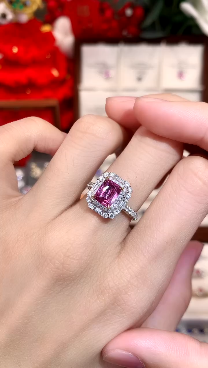 【闪购商品】彩色蓝宝石戒指18K金镶嵌2.05ct/天然宝石/七天无理由