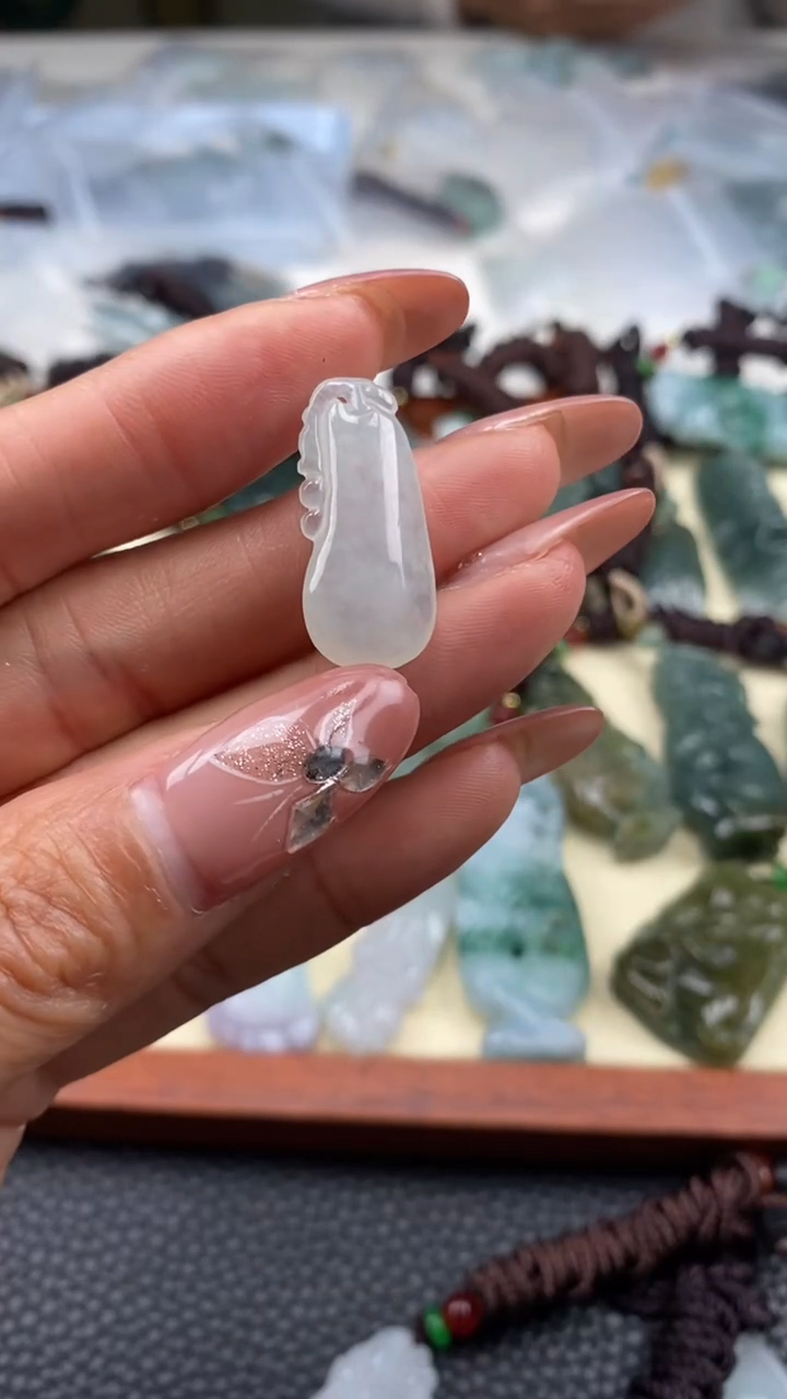 【闪购商品】翡翠挂件未镶嵌天然A货翡翠