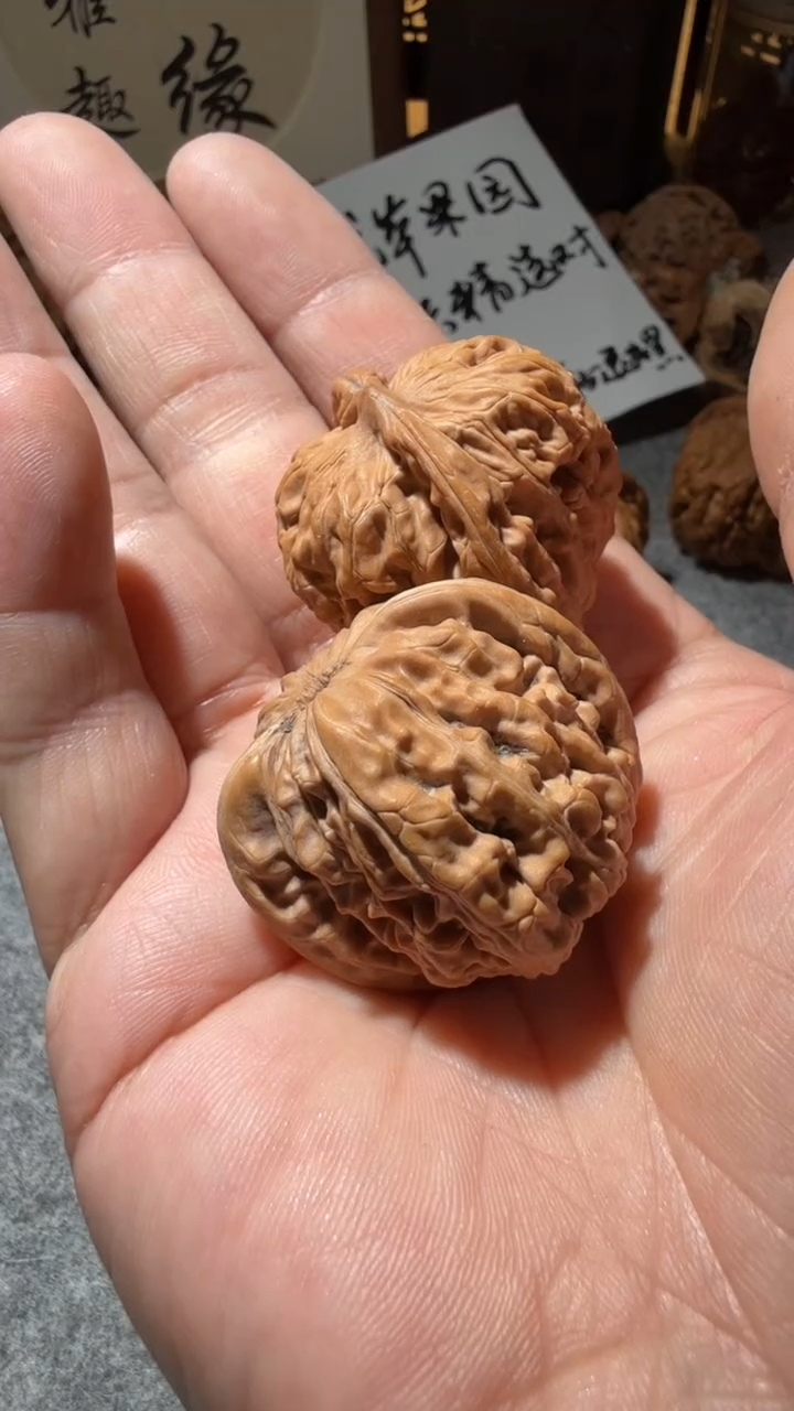 把件文玩核桃【核缘雅趣】38左右汉高楼，同尺寸随机发