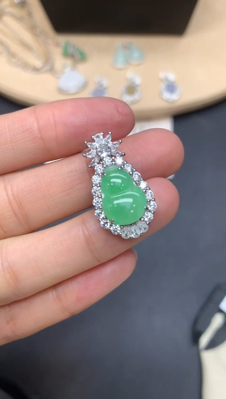 【闪购商品】翡翠吊坠(不含链)银S925镶嵌葫芦【无服务费】