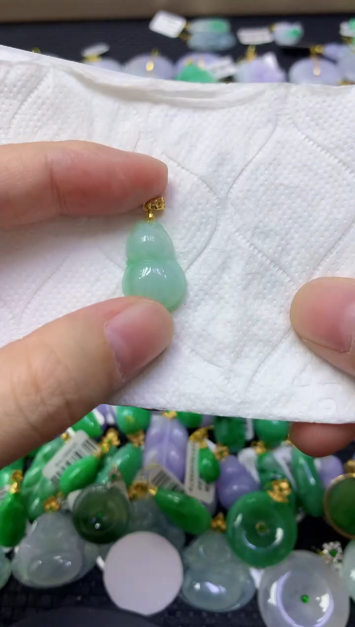 颈饰未镶嵌翡翠天然缅甸翡翠A货