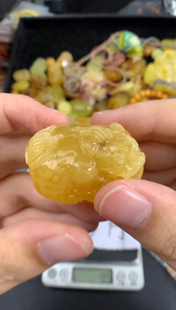 琥珀未镶嵌珠宝奇石1