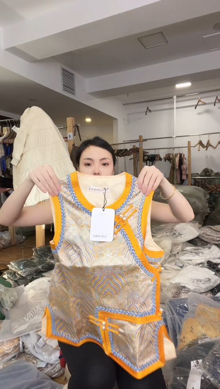 S码         100斤  马甲