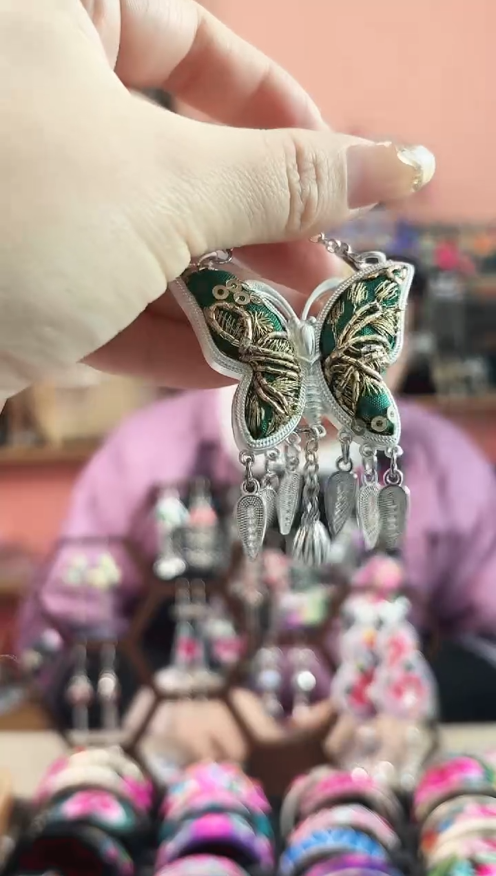 艺枝独秀老绣饰品35