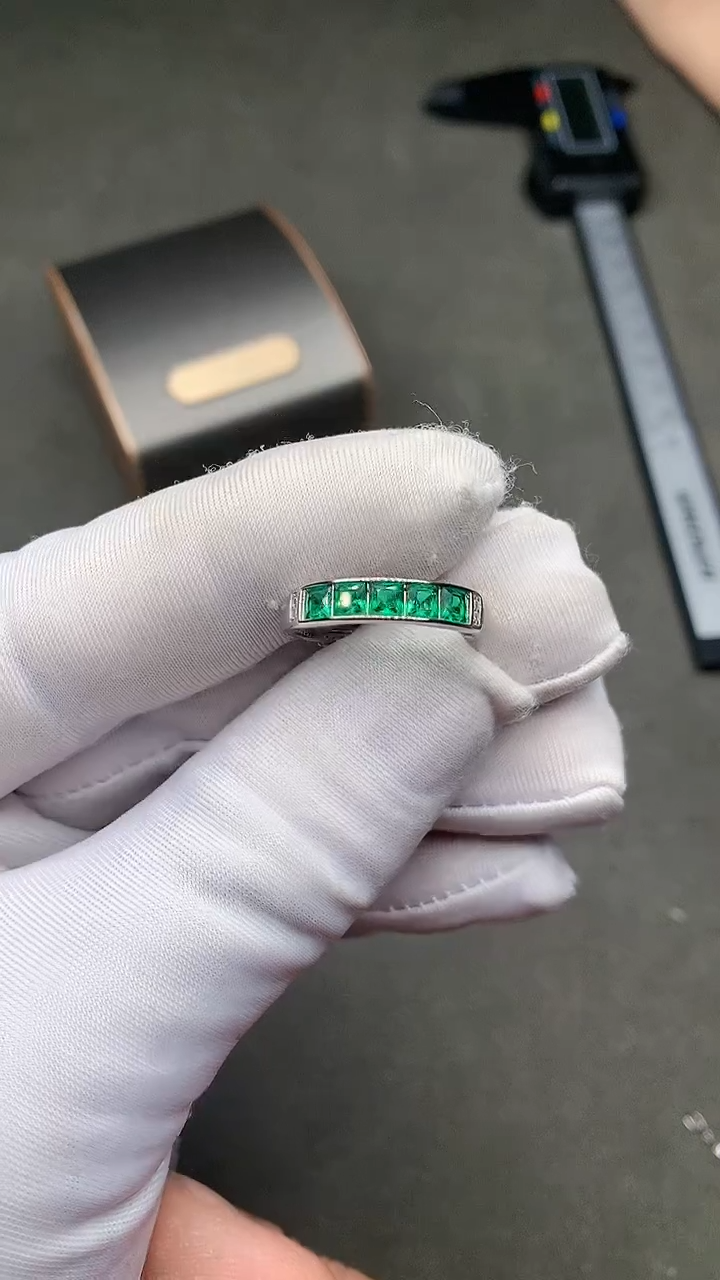 【闪购商品】祖母绿戒指银S925镶嵌......