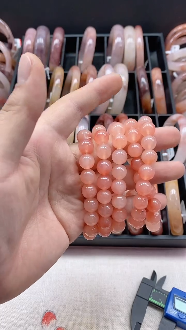 【闪购商品】石英质玉手镯未镶嵌拍一发一