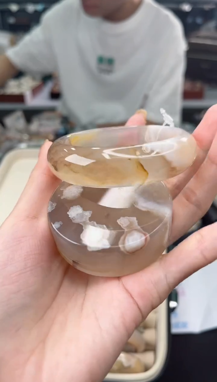 【闪购商品】石英质玉手镯未镶嵌56圈口（赠品镯心）1680816