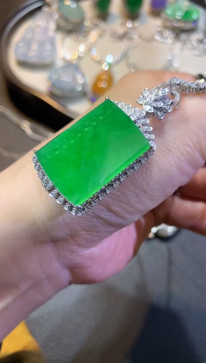 【闪购商品】翡翠吊坠(不含链)18K金镶嵌55-无事牌（不含链与扣头