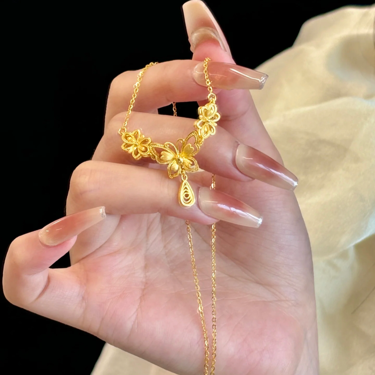 铜合金项链 新中式国风蝴蝶生花项链女精美百搭气质花嫁锁骨链