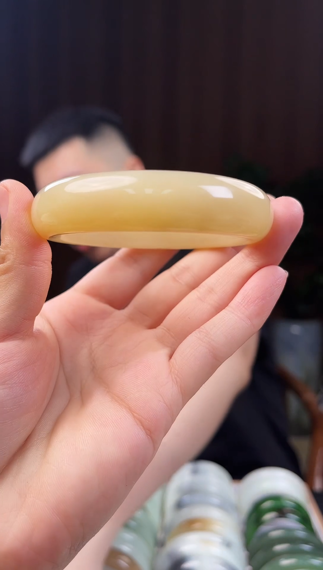 和田玉手镯未镶嵌58圈口仅一只