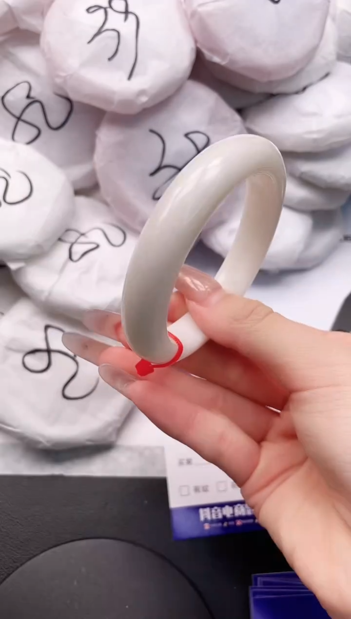 【闪购商品】和田玉手镯未镶嵌7K246-57