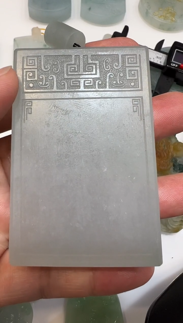 定制翡翠未镶嵌牌子