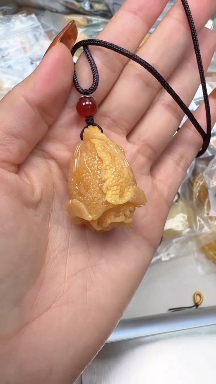 裸石琥珀未镶嵌如图