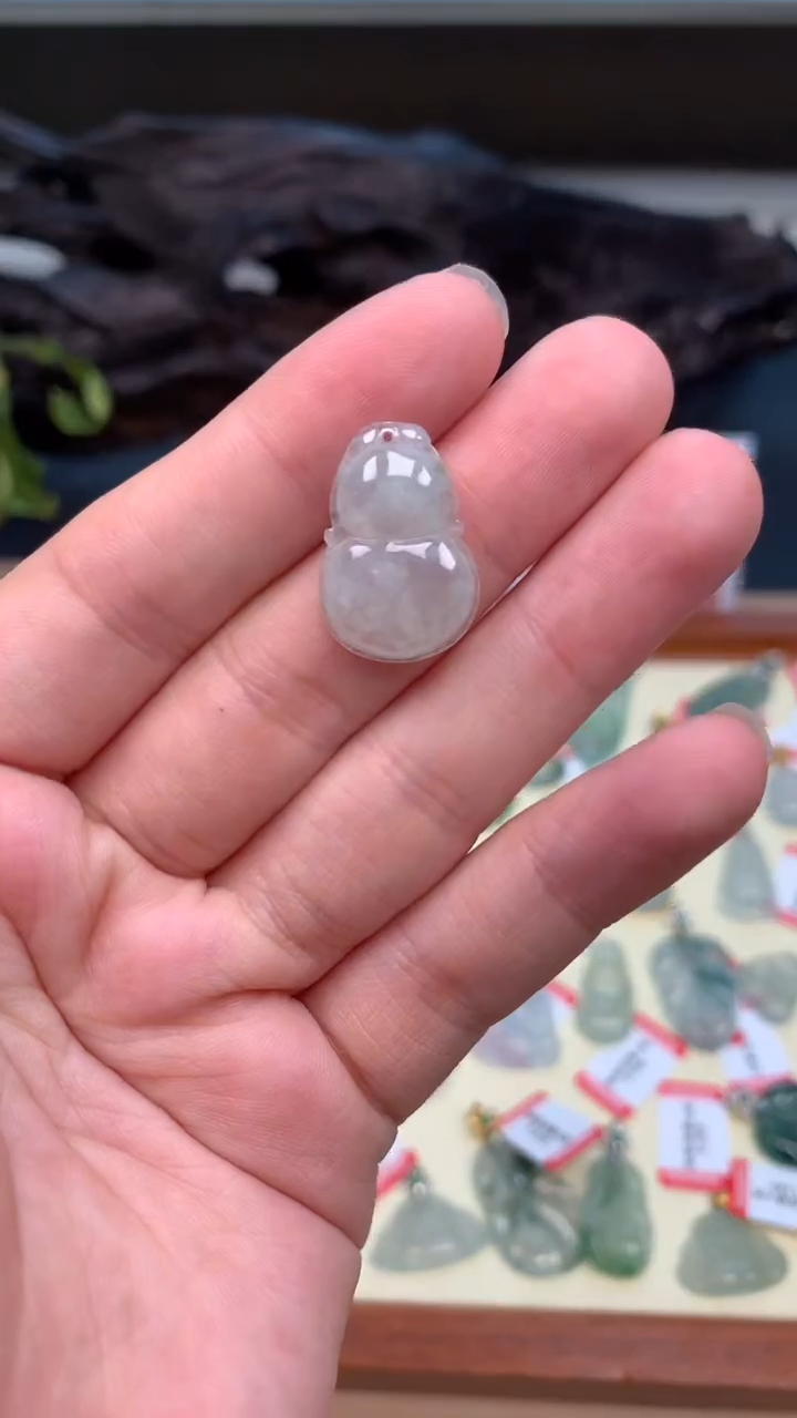 【闪购商品】翡翠颈饰未镶嵌葫芦