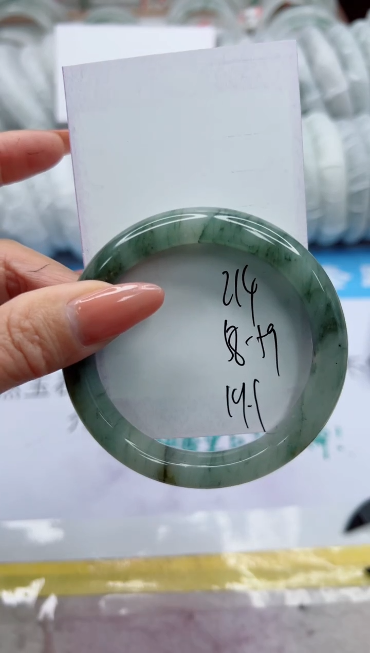 【闪购商品】石英质玉未镶嵌手镯214