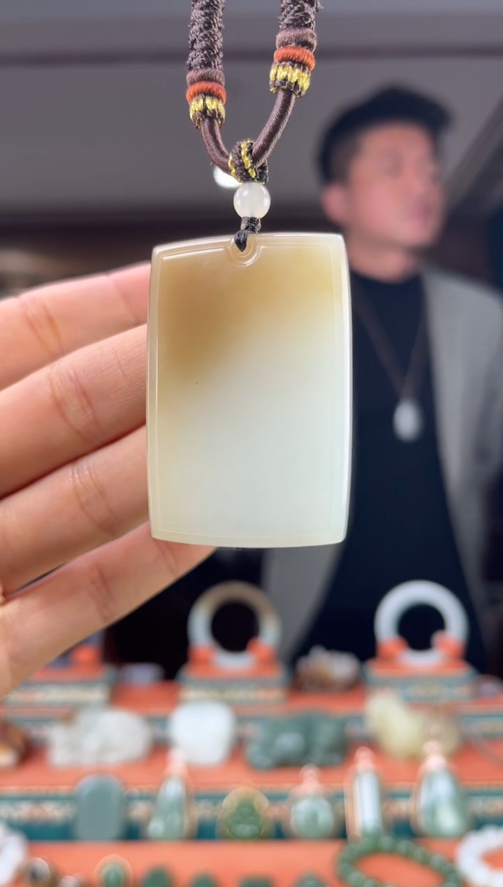 颈饰未镶嵌和田玉佩佩