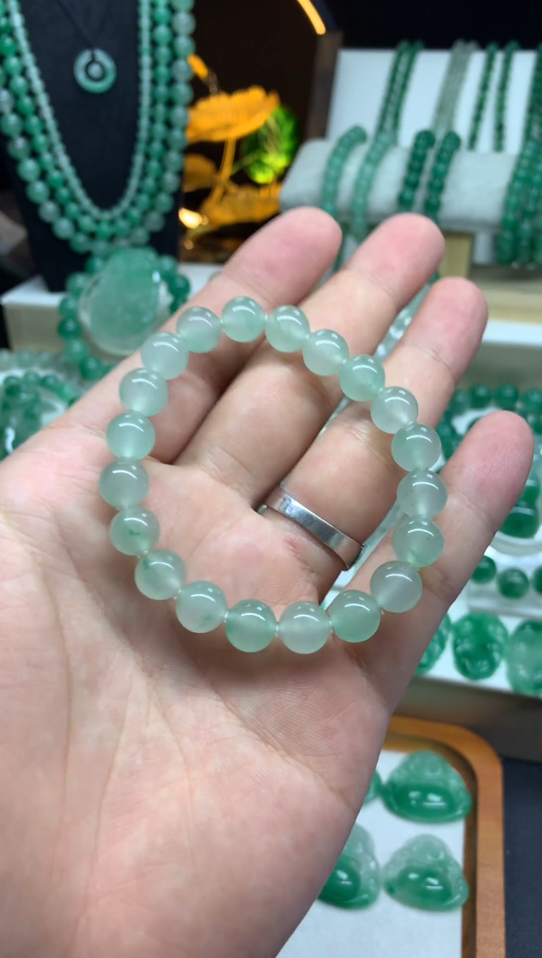 未镶嵌手串石英质玉（非洲翠）卡9珠串
