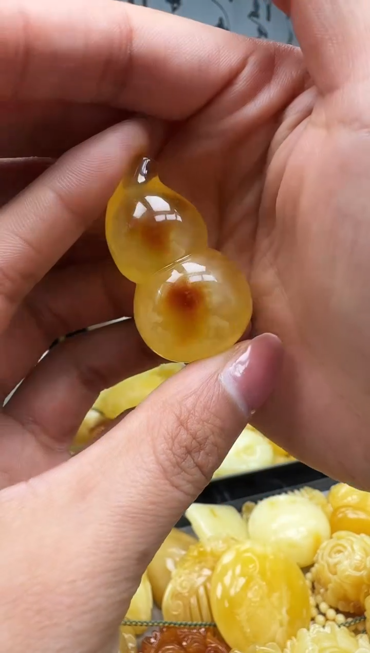 【闪购商品】琥珀裸石未镶嵌挂坠