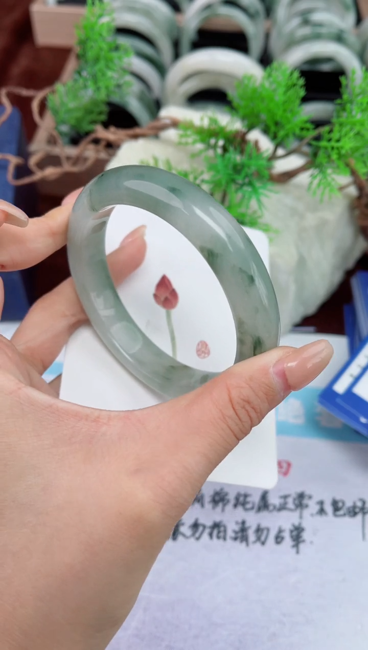 【闪购商品】石英质玉手镯未镶嵌312