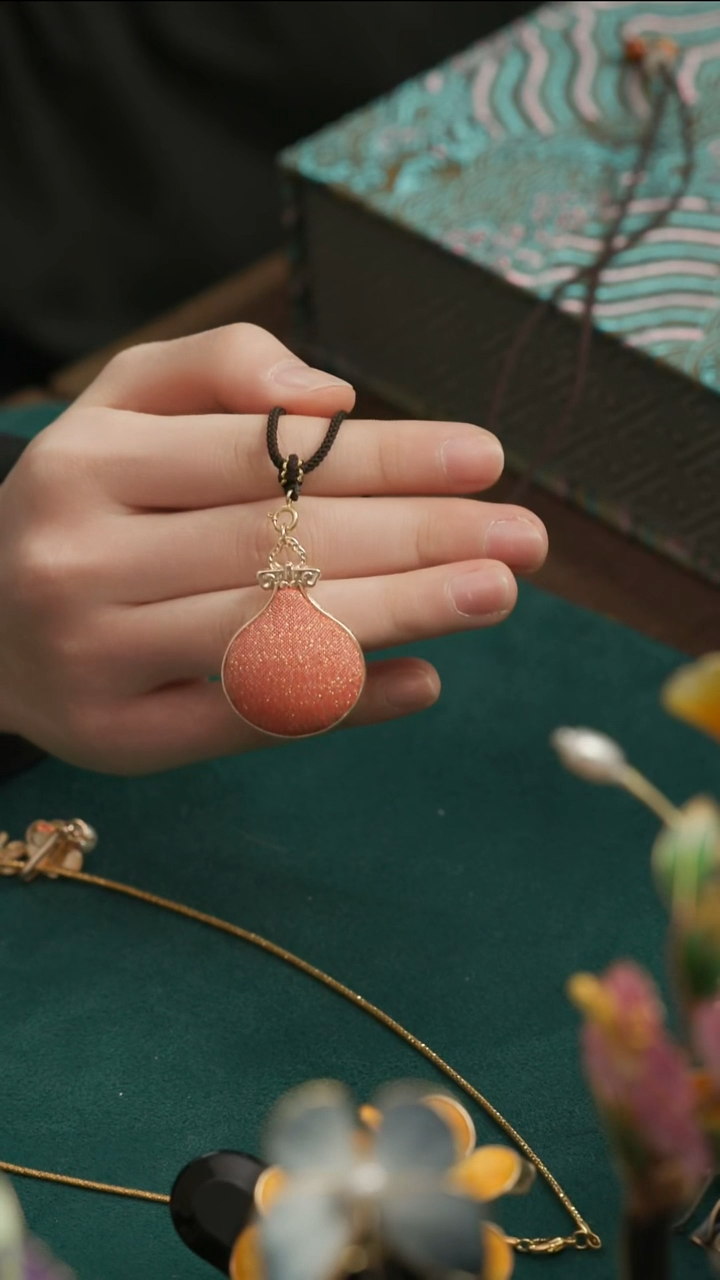 刺绣湘传礼缂丝非遗项链