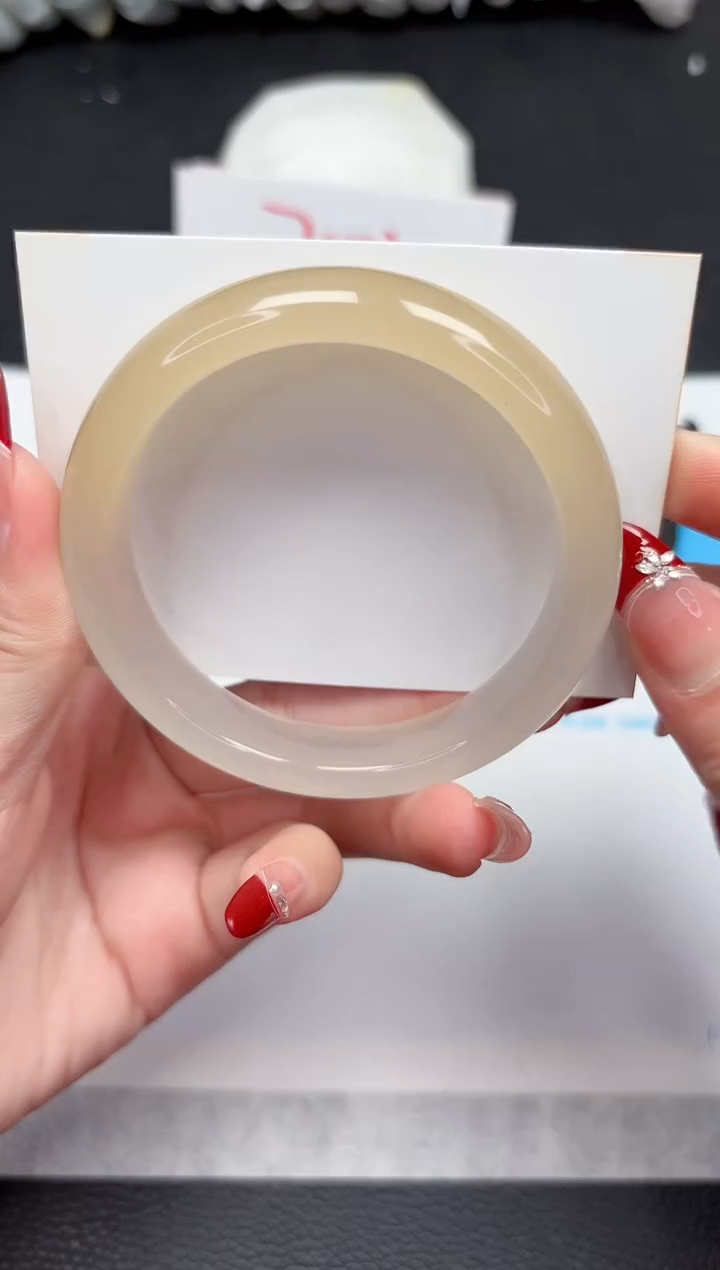 【闪购商品】石英质玉手镯未镶嵌245-60.4