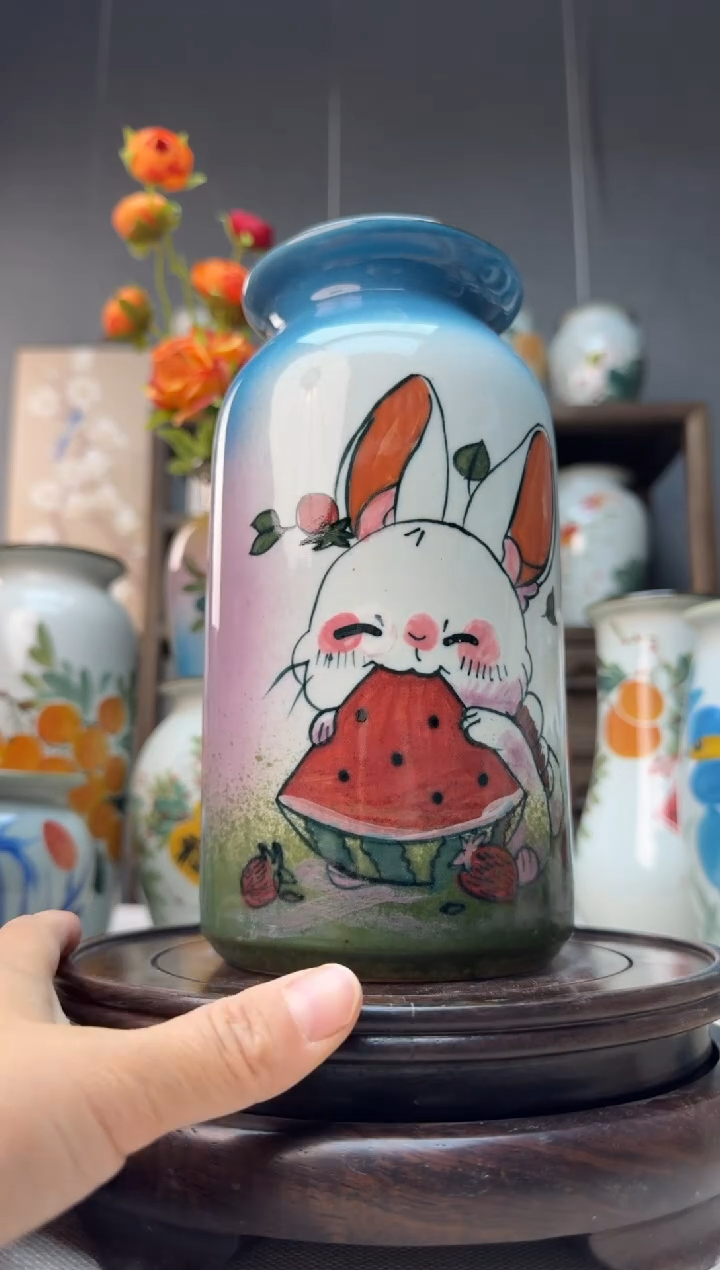 【闪购商品】瓶景德镇手绘陶瓷花瓶底部无孔高20口8左右