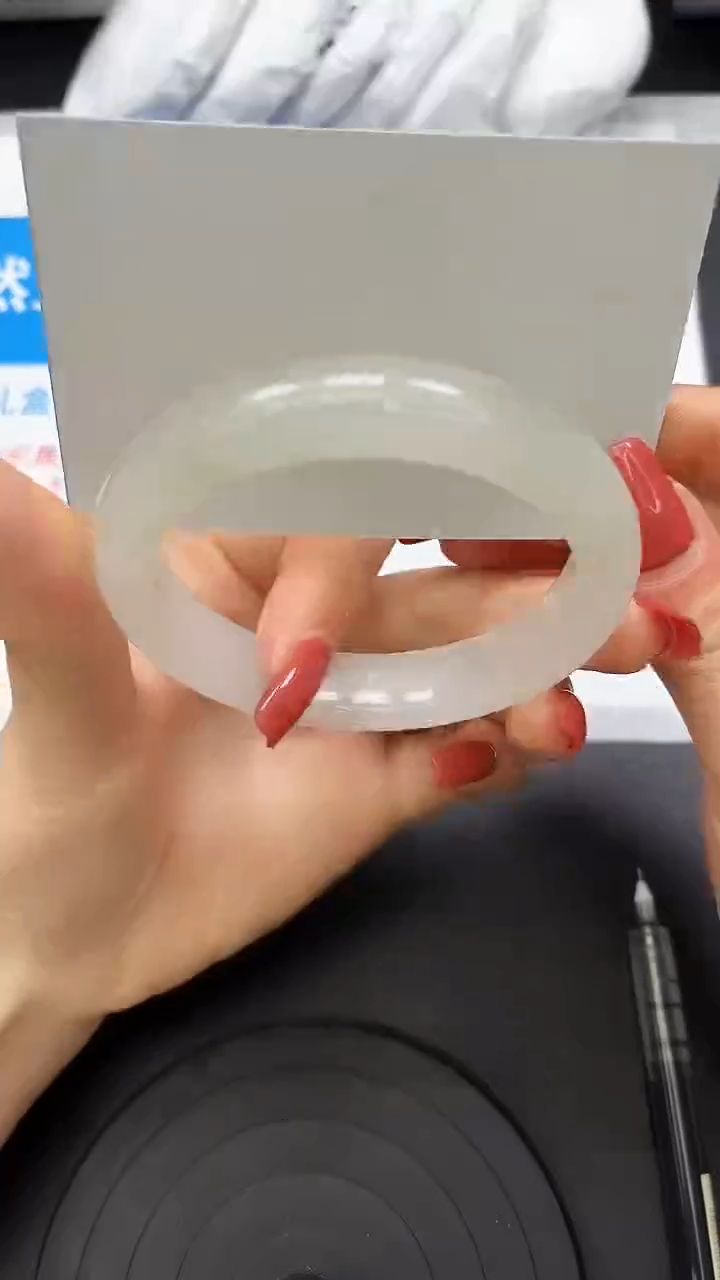 【闪购商品】石英质玉手镯未镶嵌152