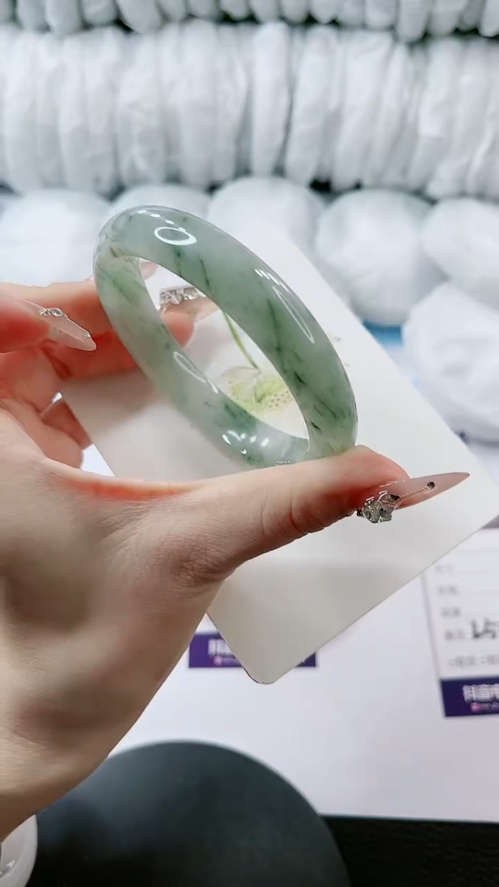 【闪购商品】石英质玉手镯未镶嵌多样性发货L556