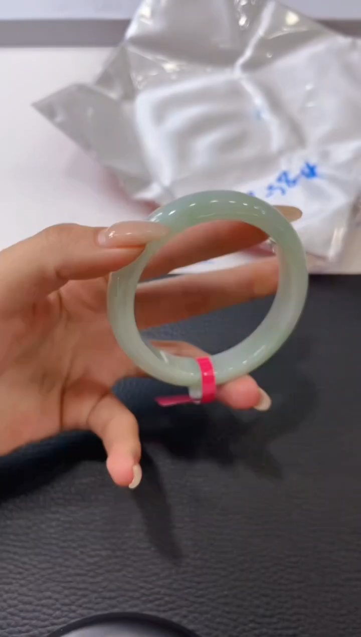 【闪购商品】翡翠手镯未镶嵌手镯
