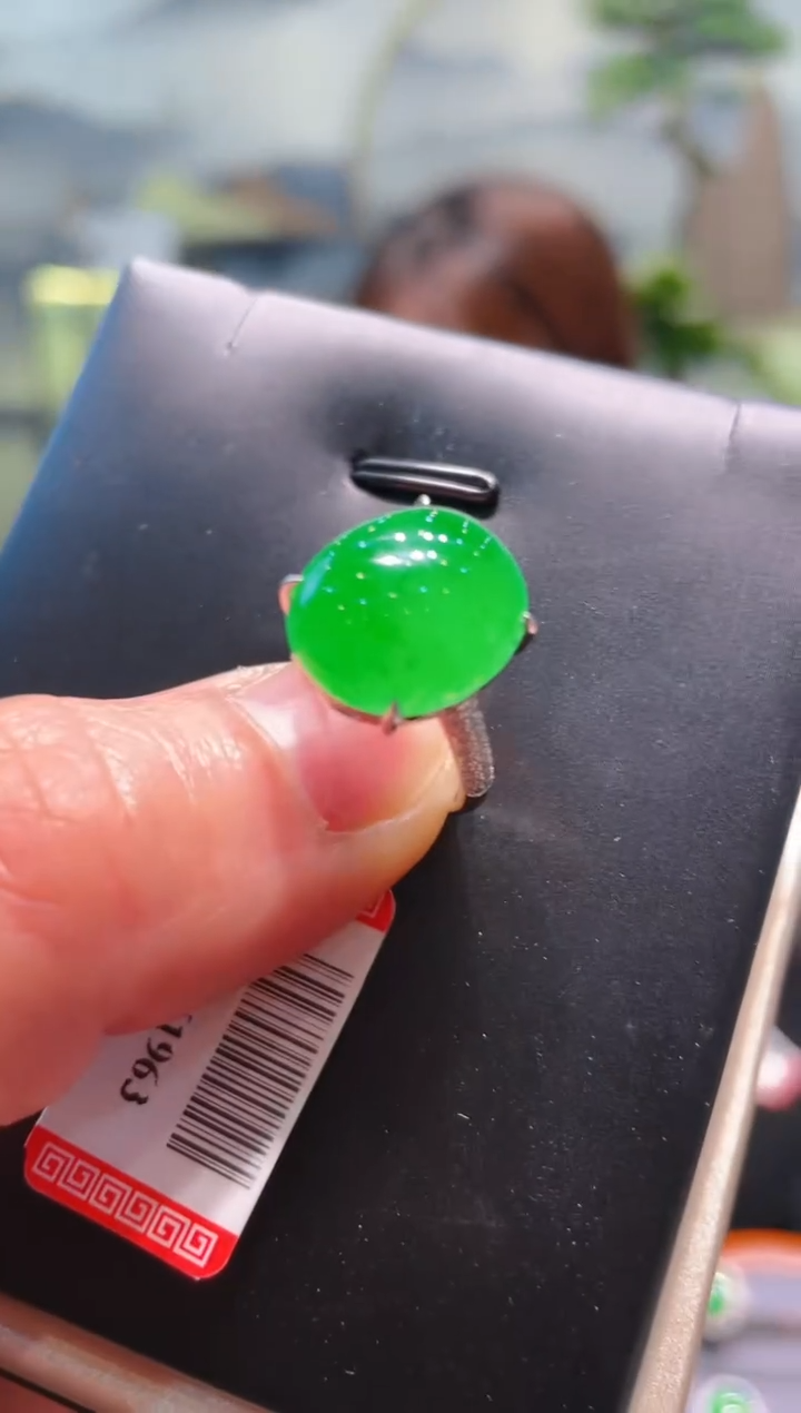 【闪购商品】翡翠颈饰18K金镶嵌A11天然A货翡翠