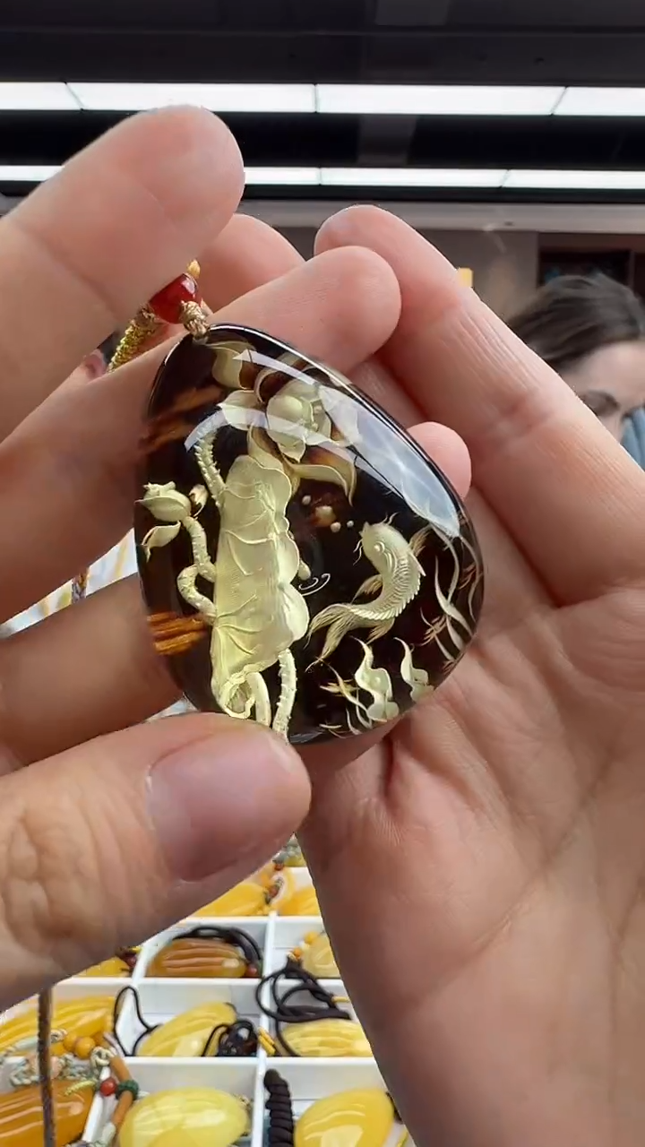 琥珀颈饰未镶嵌221秒拍号 假一罚三 