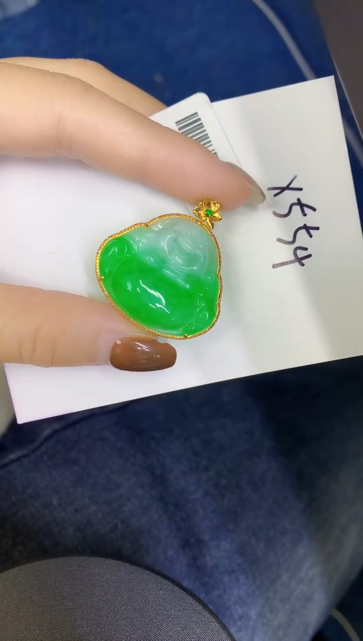 颈饰18K金镶嵌翡翠缅甸天然翡翠A货