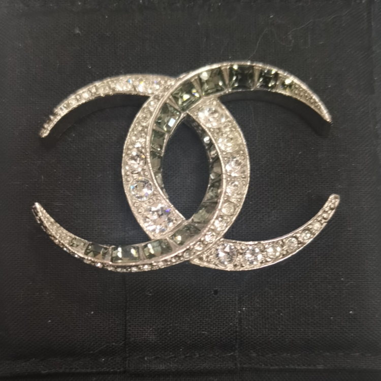 99新 Chanel/香奈儿 小花6枫 双C胸针 合金