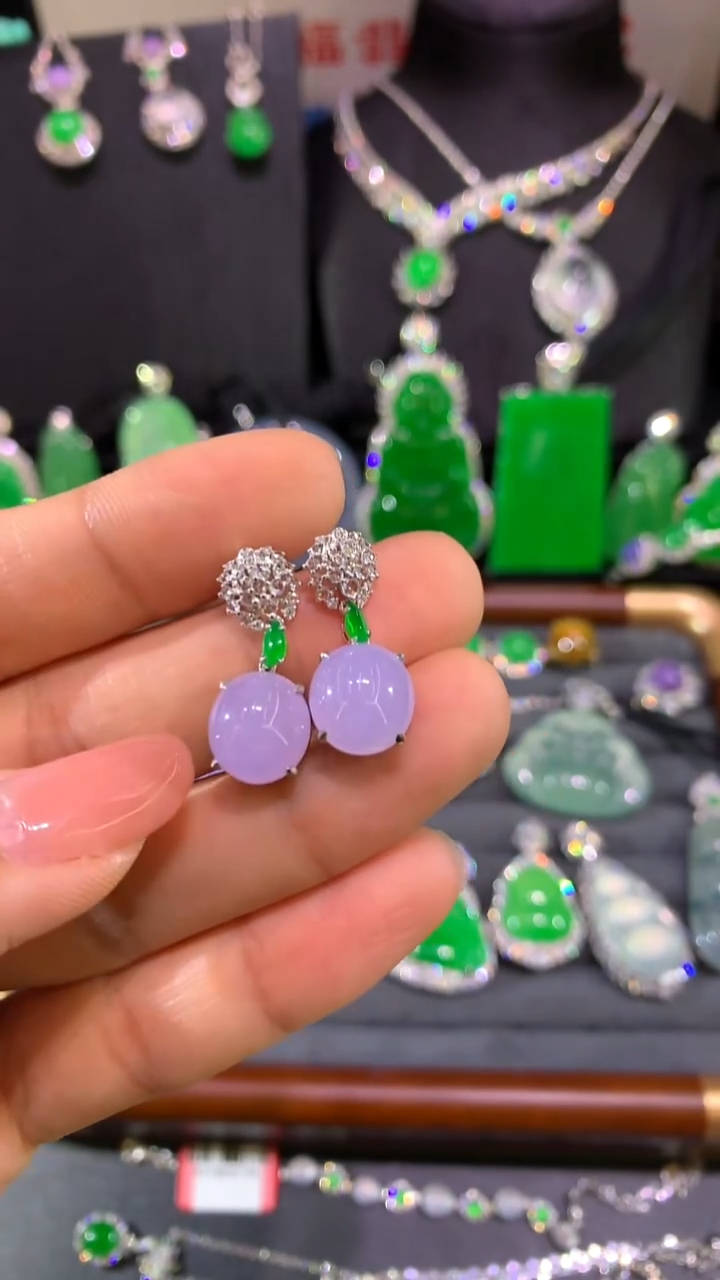 18K金镶嵌翡翠耳饰耳钉