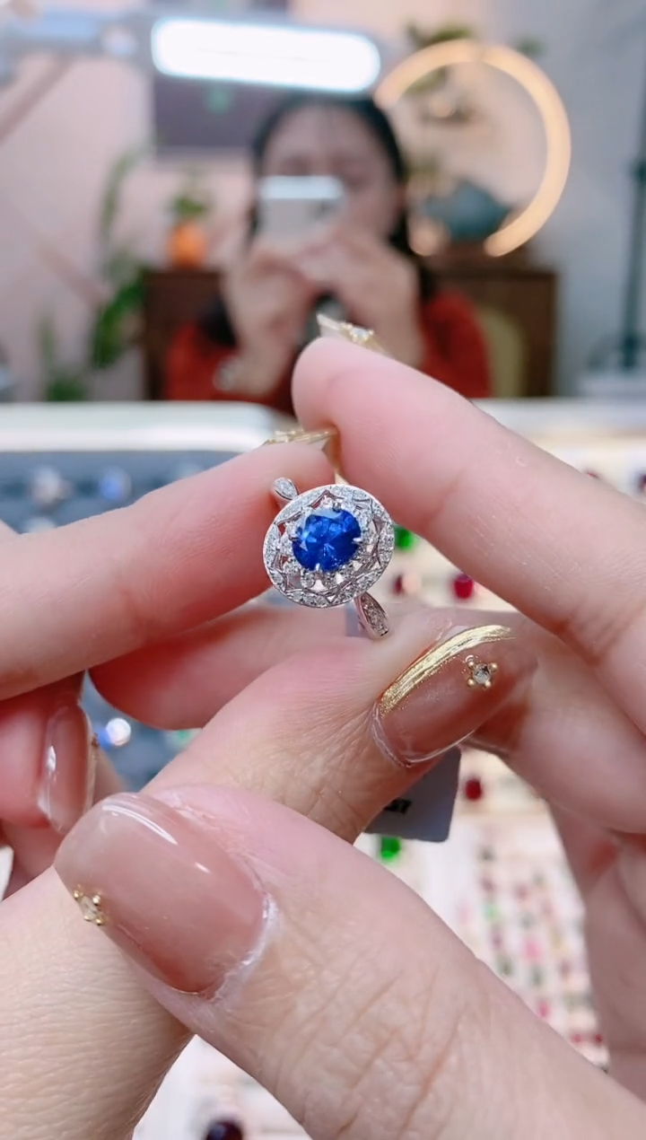 【闪购商品】蓝宝石18K金戒指18K金镶嵌1