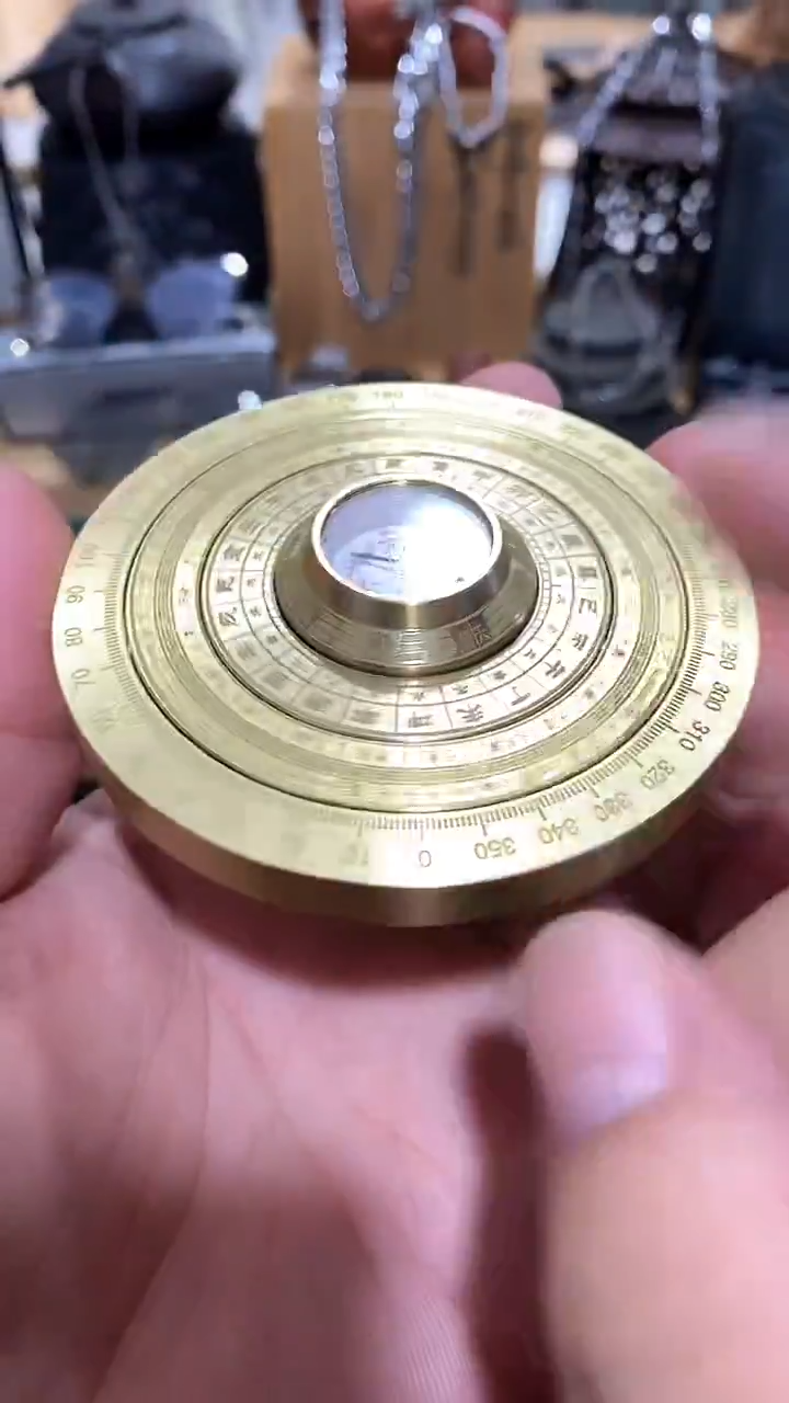 瓷片闪购商品  如图所示