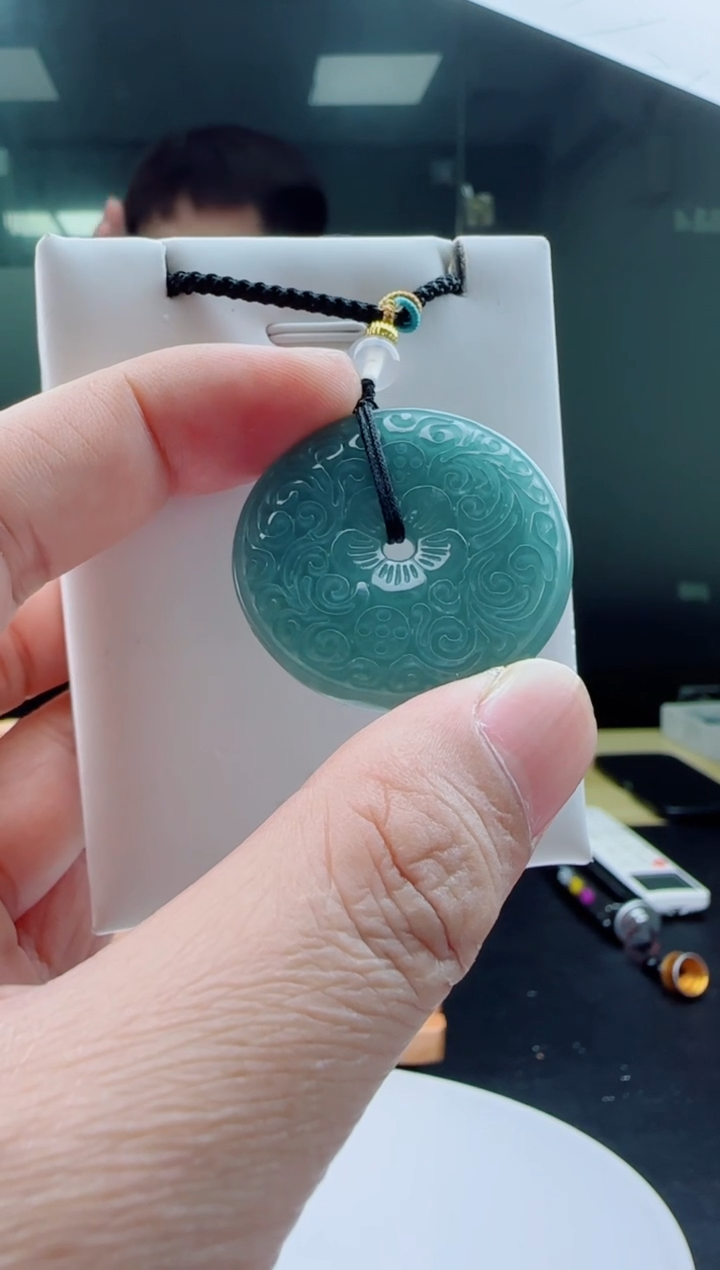 【闪购商品】翡翠颈饰未镶嵌花扣