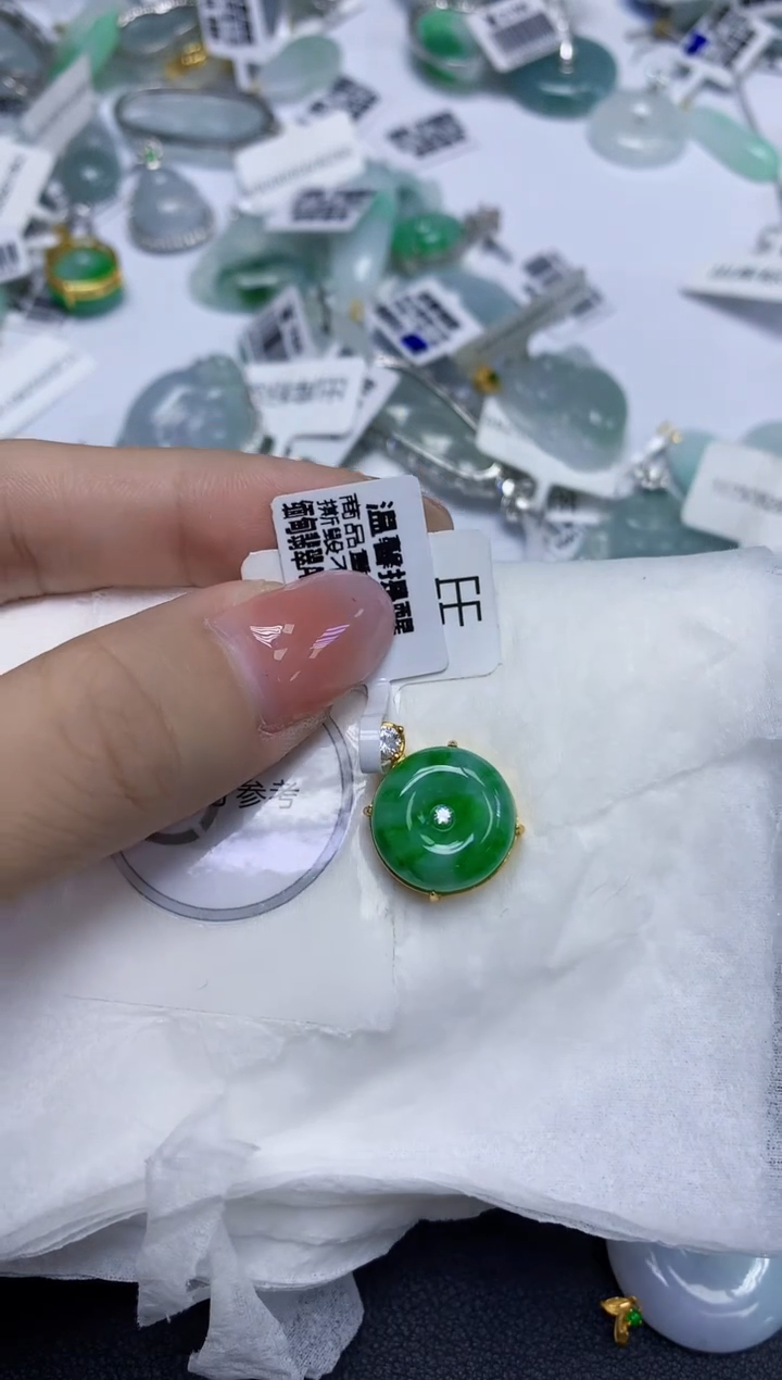 颈饰未镶嵌翡翠天然缅甸翡翠A货百元以上9元证书费自理